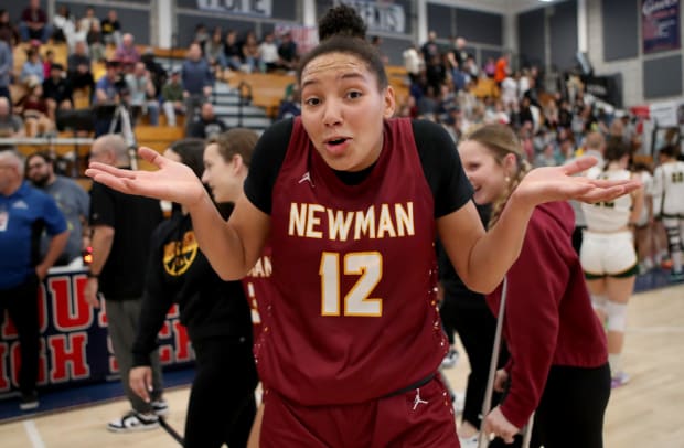 Cardinal Newman girls BB 61, San Ramon Valley 55 NCS Open championship by Dennis Lee 2-24-24022420249 (3)